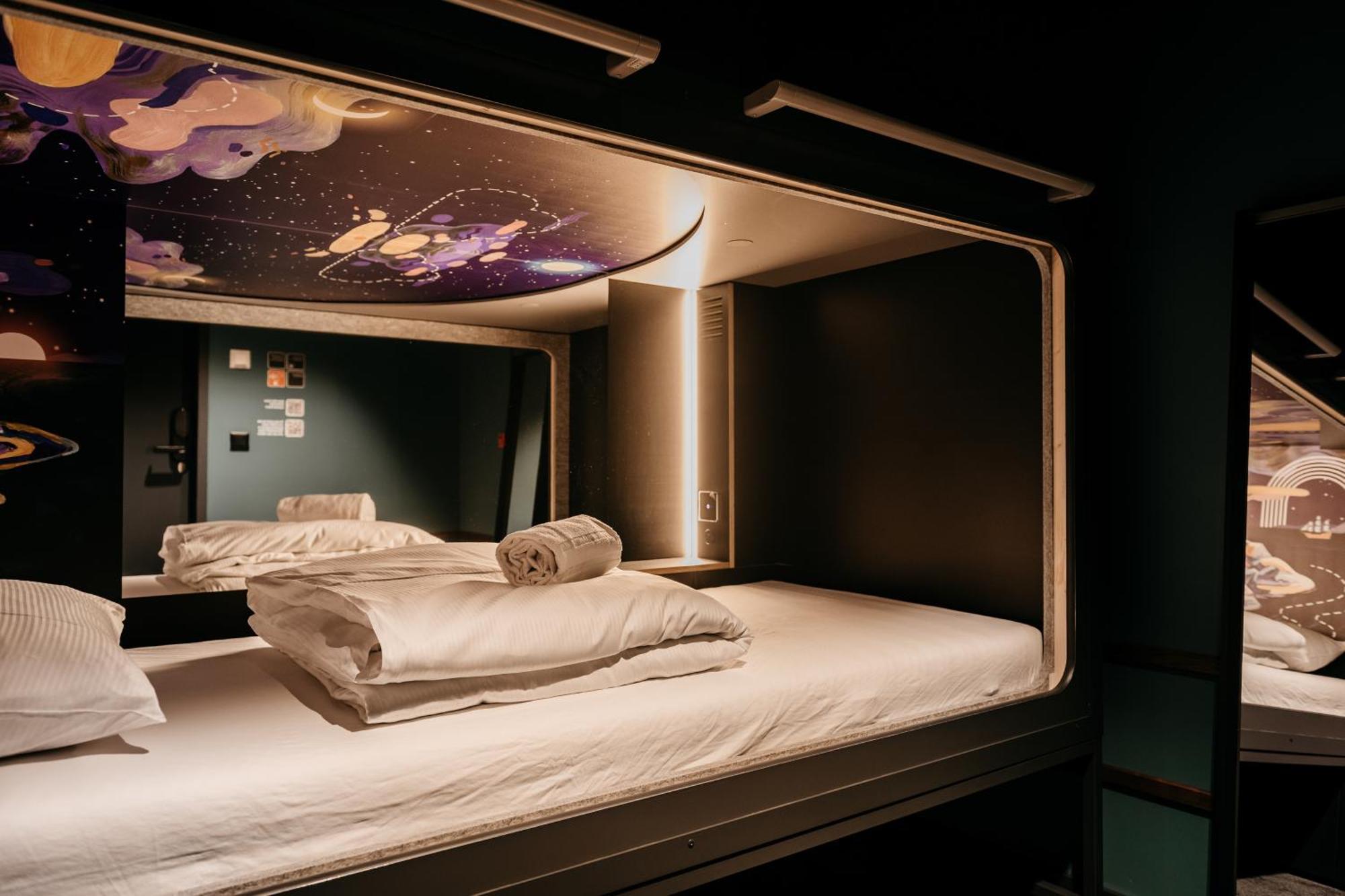Capsule Hotel - Lucerne Old Town Zewnętrze zdjęcie